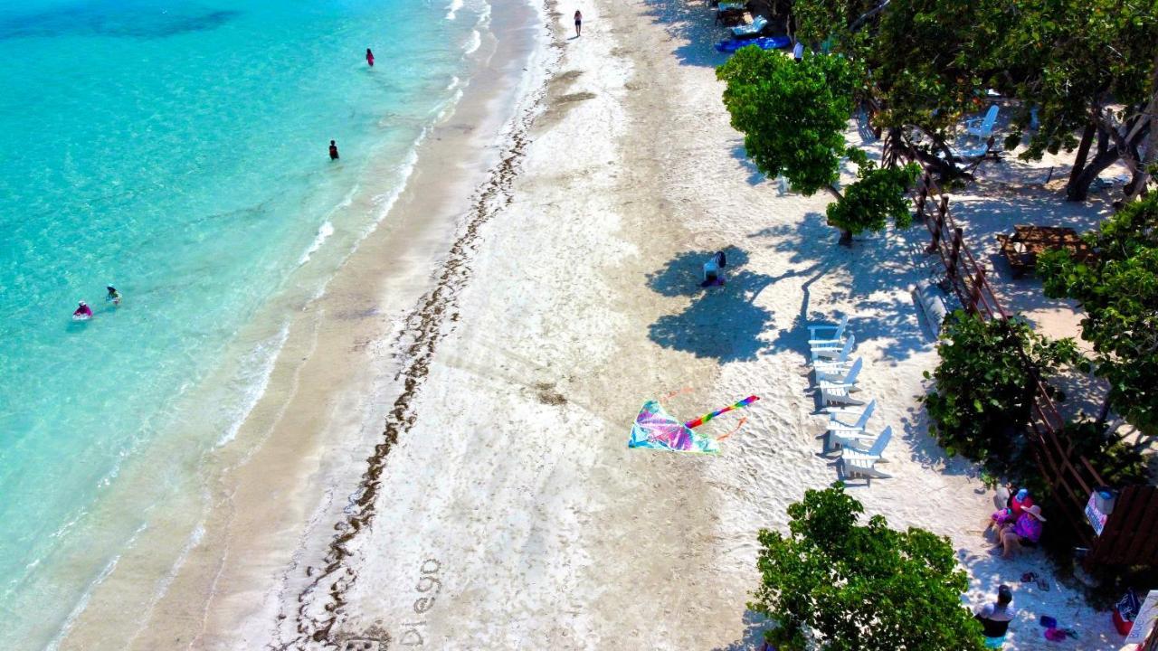 Blue Island Punta Rucia Hotel Екстериор снимка